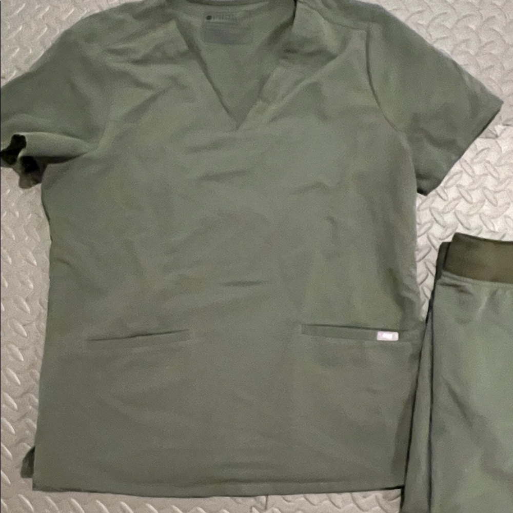 Figs Olive Green Casma Top and Livingston bottom Set Both Large